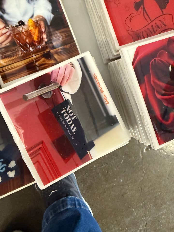 Dessous de verre "Pas aujourd'hui" pour la vente par Faith Blackwell Creative