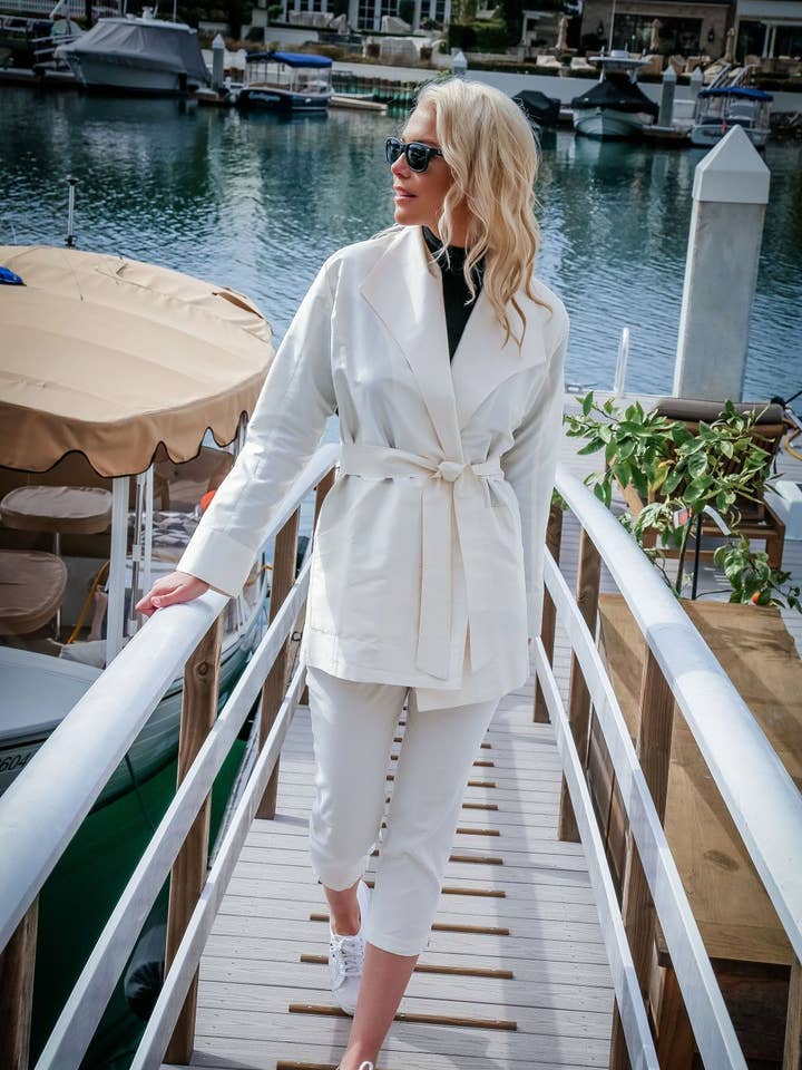 Alexa Coat - Wit voor wholesale door Eliza Dee