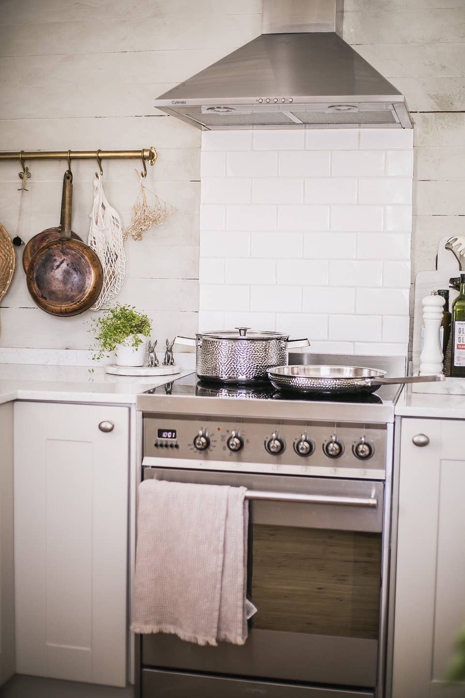 Vargen & Thor – Großhandel Pfanne – MODELL Mb Bratpfanne – 28 cm, Froststick.2 (Polierter Stahl)5