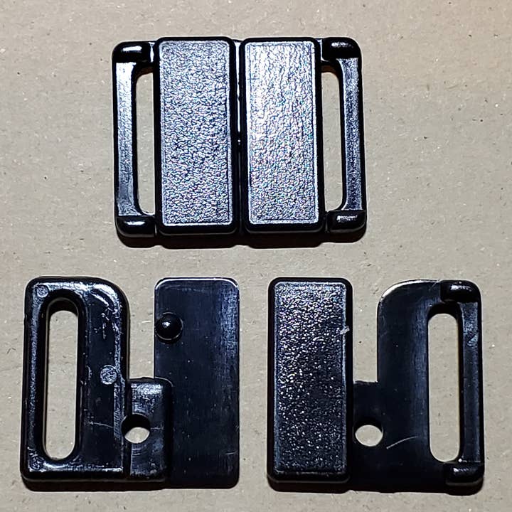 1/10/100 Plast Foran lås - 3 farver - (238) for engroshandel hos Allied Trimmings