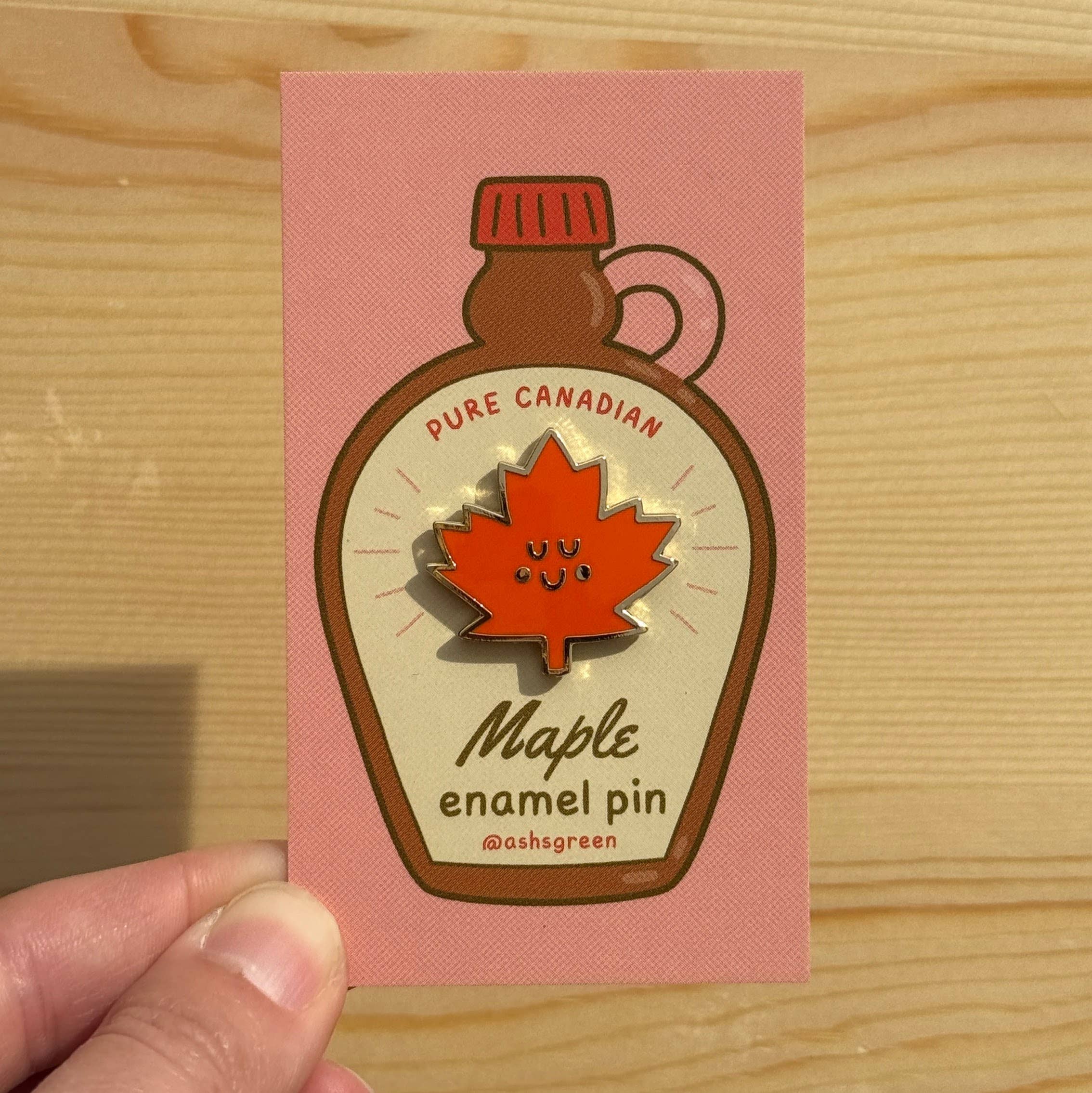 Ashleigh Green Studios - Vendita all'ingrosso Spilla da bavero - Spilla in smalto - foglia d'acero 🍁4