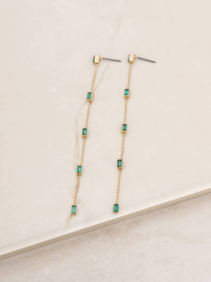 Boucles d'oreilles pendantes en cristal Dainty Statement pour la vente par Ettika