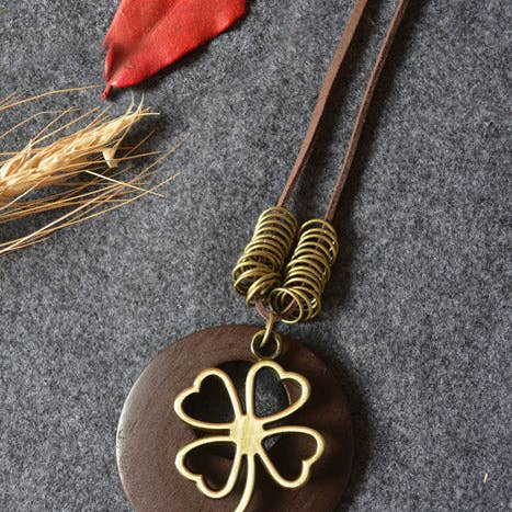 MoodGold - Wholesale Pendant/Charm Necklace - Vintage Wood Four Leaf Clover Necklace1