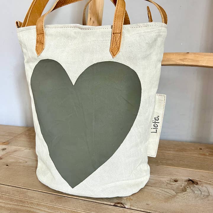 Liefe NL – wholesale Axelväska - Dam – BucketBag hjärta mörk oliv (vintage ljus canvas) NY2