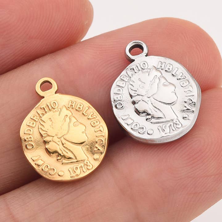 Pendentif Pièce Helvetia en Acier Inoxydable Plaqué Or, Cadeau, SCP074 pour la vente par findings4uGem