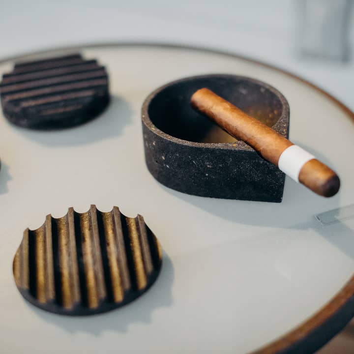 pretti.cool – Engroshandel Bordskånere – Coaster sæt | Sort Terrazzo