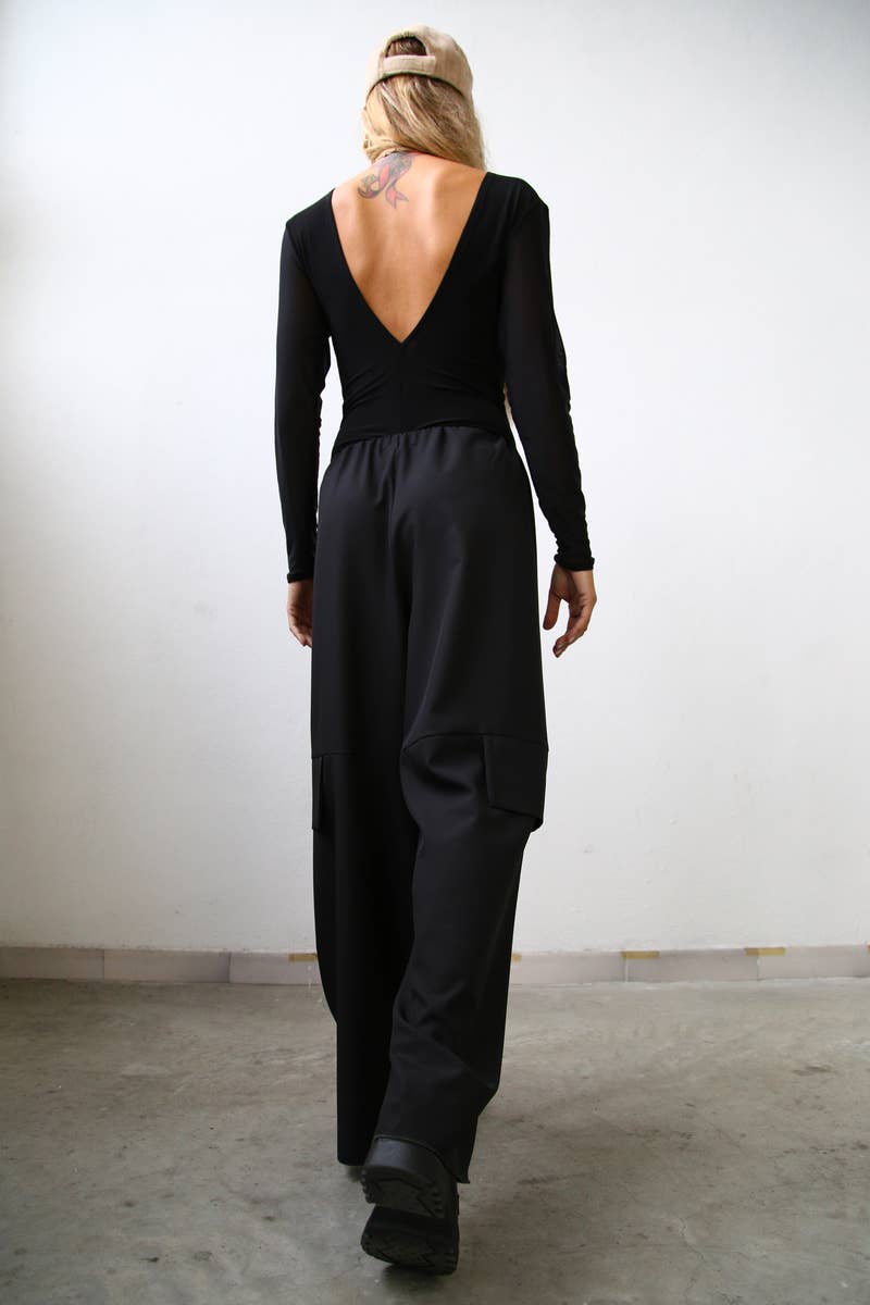 sabel Zwarte body met diepe V-hals voor en achter en lange tule mouwen voor groothandel op Faire0