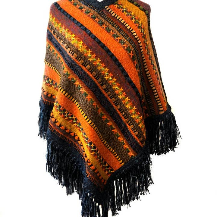 Poncho met geweven tapijtpatroon voor wholesale door Lanart Alpaca