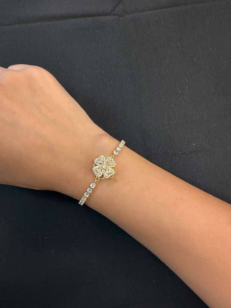 Loli – Großhandel Armband mit Charms/Anhängern – Drehender Spinner-Blumenarmreif – Kristall-Tennis3