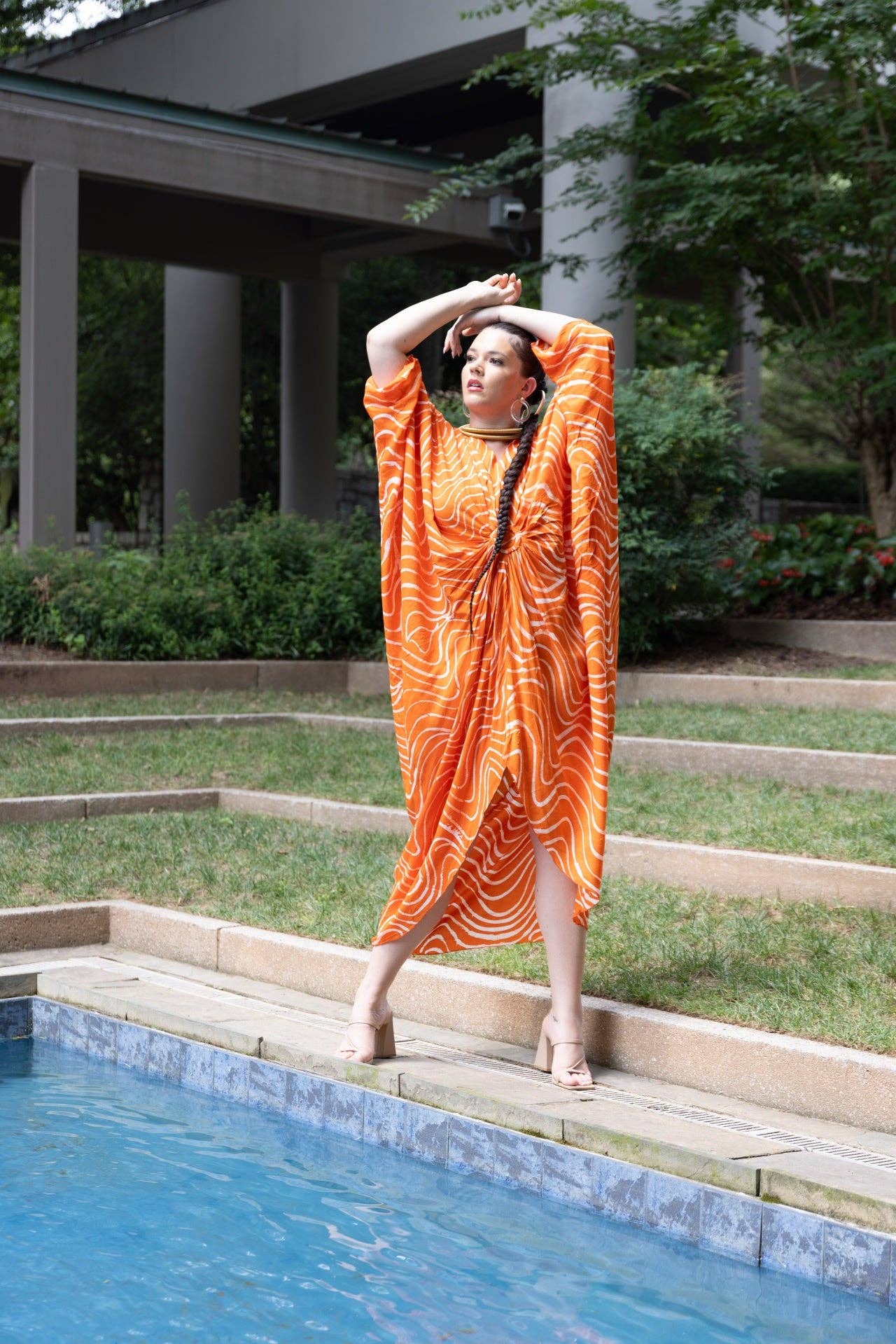 Besida – Kaftan - Mulher por atacado – Vestido Kaftan com estampa africana Tingido à Mão Ala Laranja6