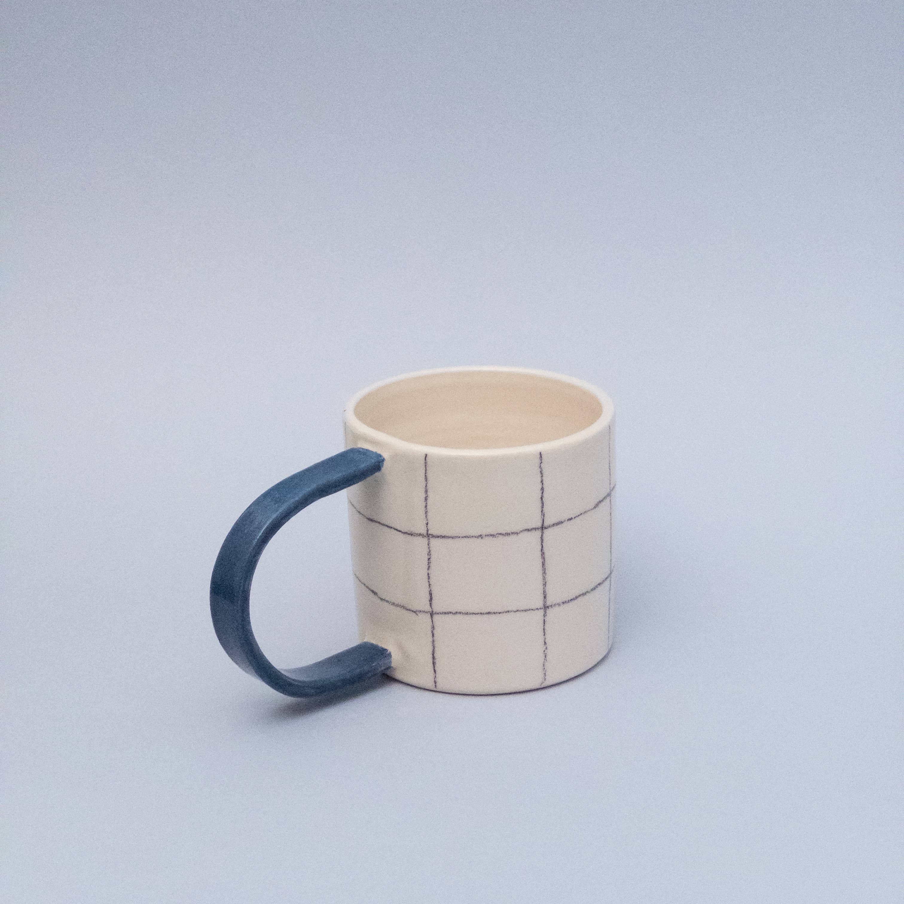 Odeon Studio – Caneca por atacado – Caneca quadrada com alça azul1