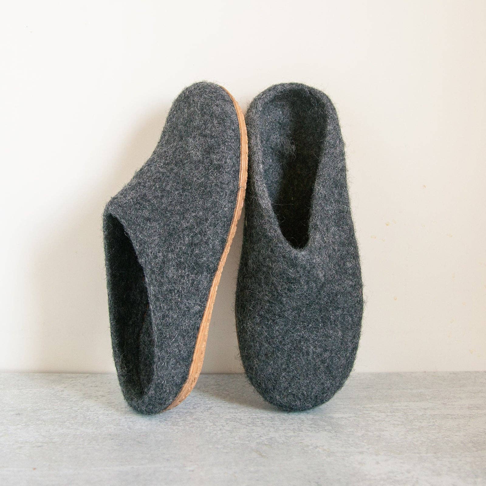 Fuzzy cove - Vendita all'ingrosso Pantofole - Donna - Stone Grey | Pantofole di lusso in lana merino biologica7