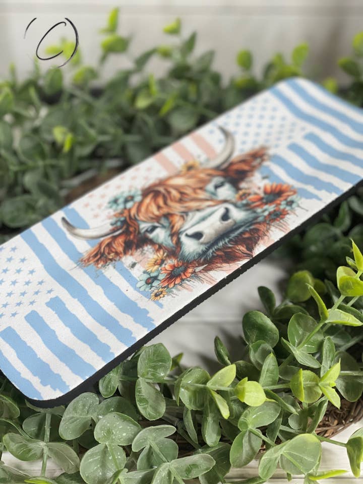 Glacière à motif floral patriotique en forme de vache des Highlands pour la vente par CMD Wholesale
