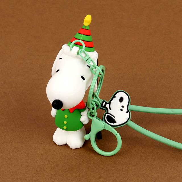 K-Wonderland - Wholesale Sleutelhanger - Uniseks - Pinda's Snoopy Kerstfiguur Sleutelhanger (Willekeurige Stijl)3