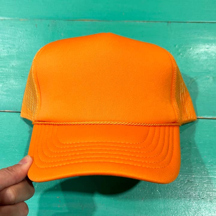 Casquette de camionneur en mousse orange vif Vibes | Barre-chapeau | Casquettes vierges pour la vente par Vibes Hat Company