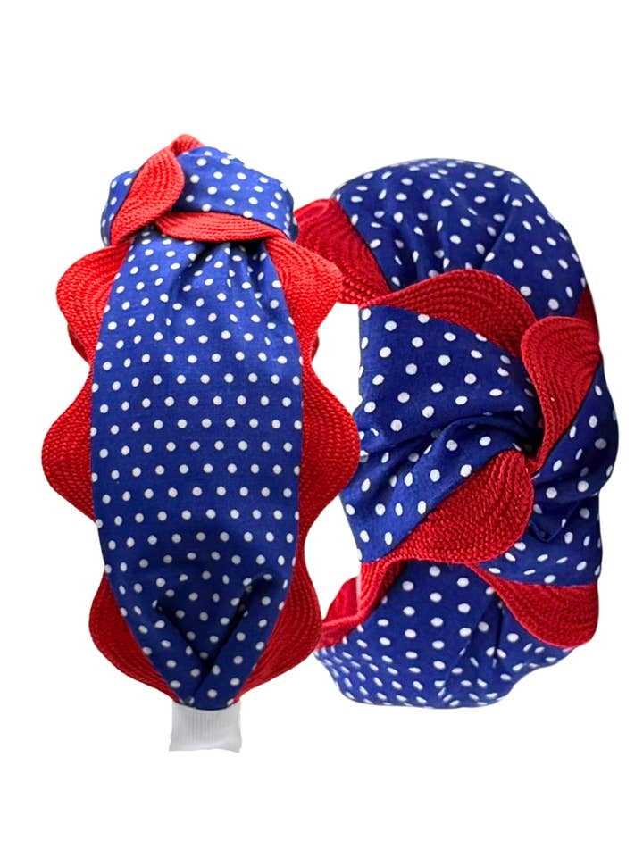 Blaue Tupfen mit roter Paspelierung für den Großhandel von Pretty Happies