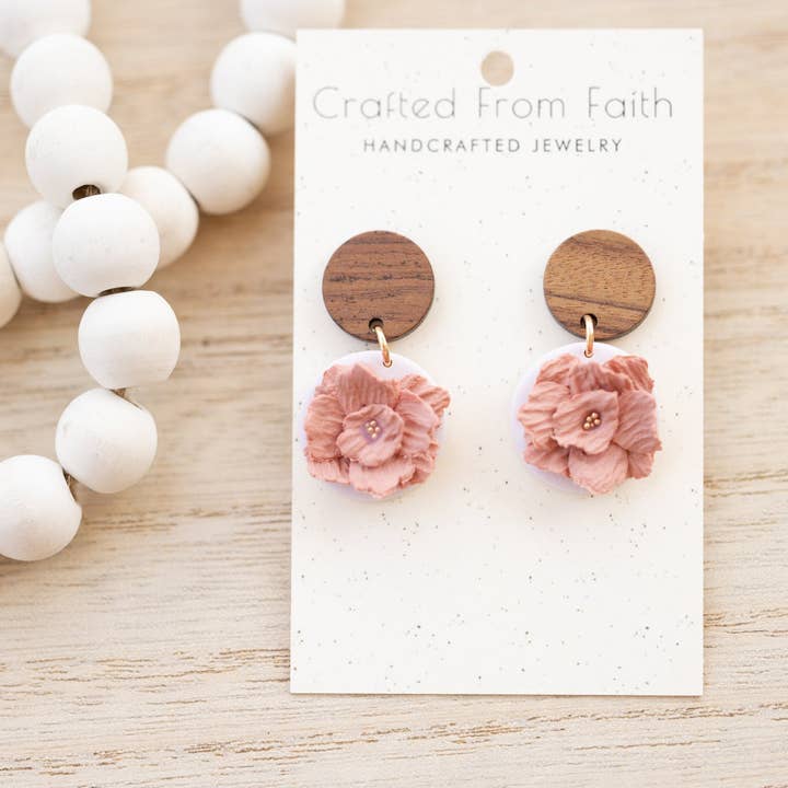 Crafted From Faith, LLC - Venta al por mayor Pendientes colgantes - Colgantes de clavel