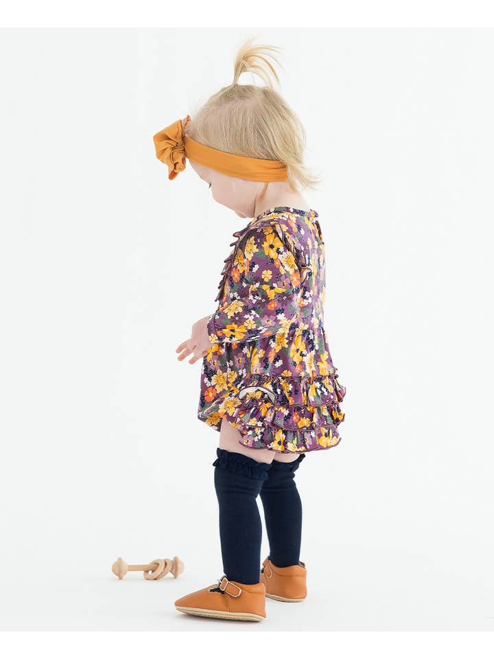 Bianco Calze al ginocchio con volant 3 pezzi per ragazze nero, bianco e blu navy scuro in vendita all'ingrosso su Faire5