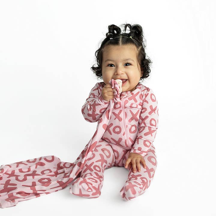 Manta Pequeña de Bambú para Recién Nacido XOXO de San Valentín para venta al por mayor de Three Little Tots