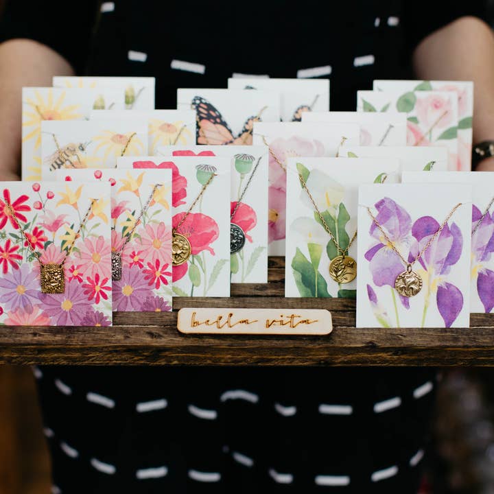 Bella Vita Jewelry - Wholesale Pendant/Charm Necklace - In the Garden | Antique Button Bee Necklace8