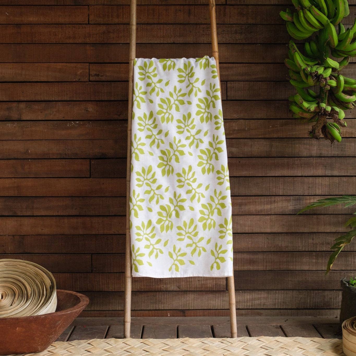 Rise Beyond the Reef - Vente Cache-maillot – femme - Sarong "Sulu" imprimé à la main - Motif Karisi1