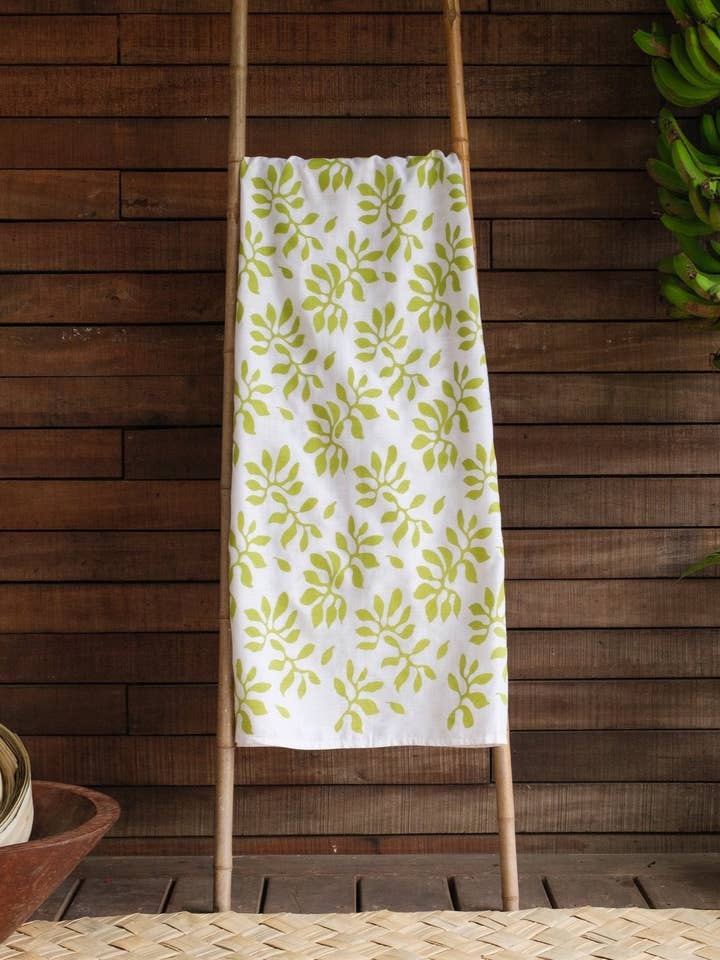 Rise Beyond the Reef - Vente Cache-maillot – femme - Sarong "Sulu" imprimé à la main - Motif Karisi1