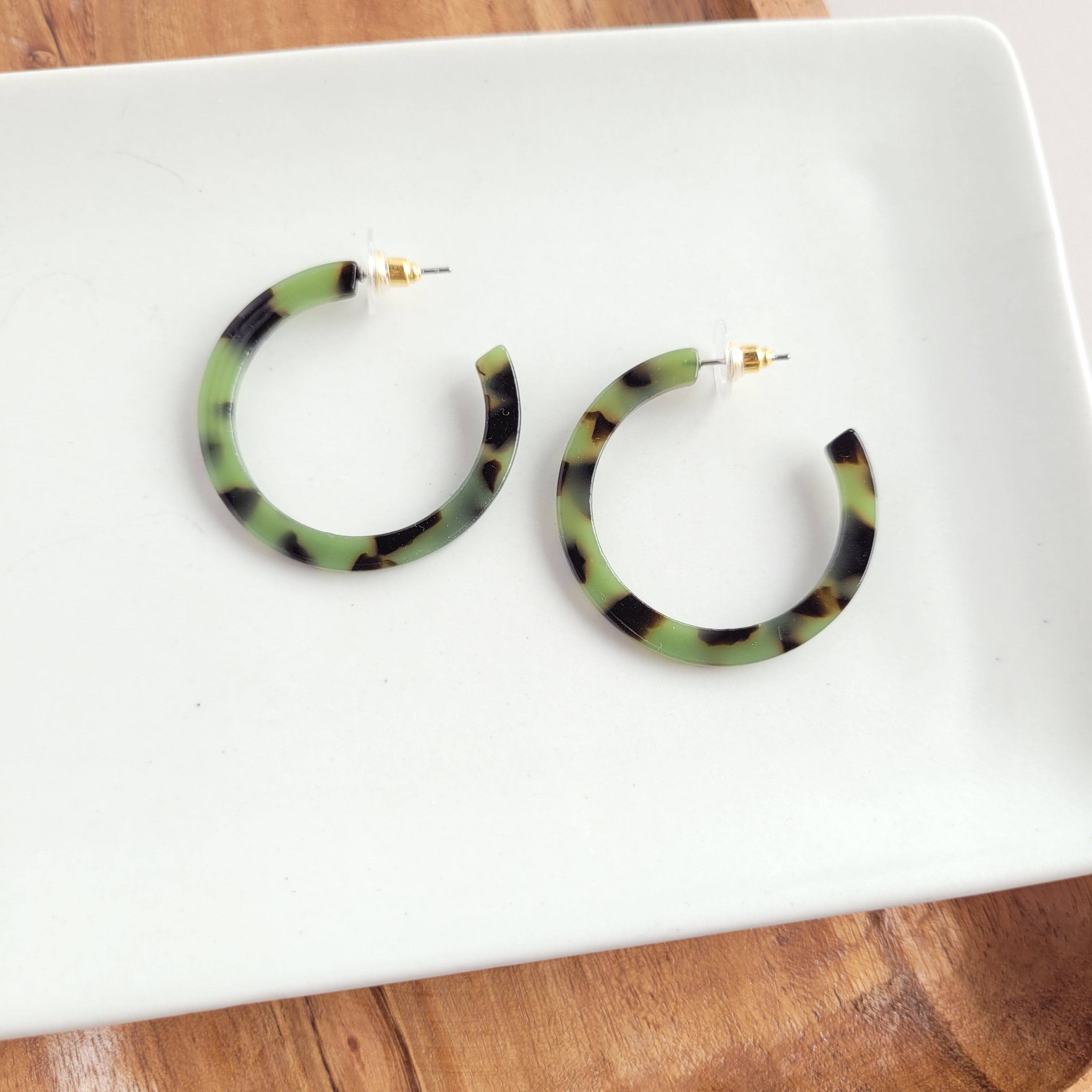 Spiffy & Splendid - Vendita all'ingrosso Orecchini a cerchio - Orecchini a cerchio Camy - Tartaruga oliva5