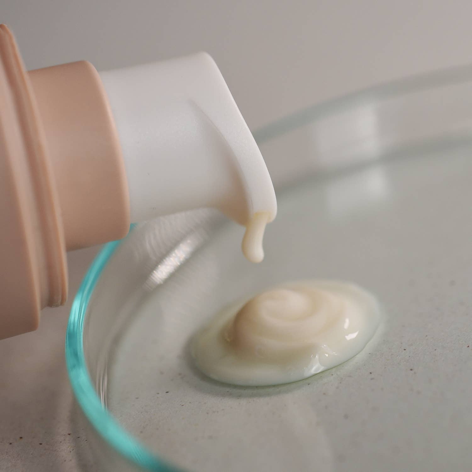 Skean® - Wholesale Anti-Aging Moisturizer - Anti-aging moisturizer with hyaluronic acid and peptides2