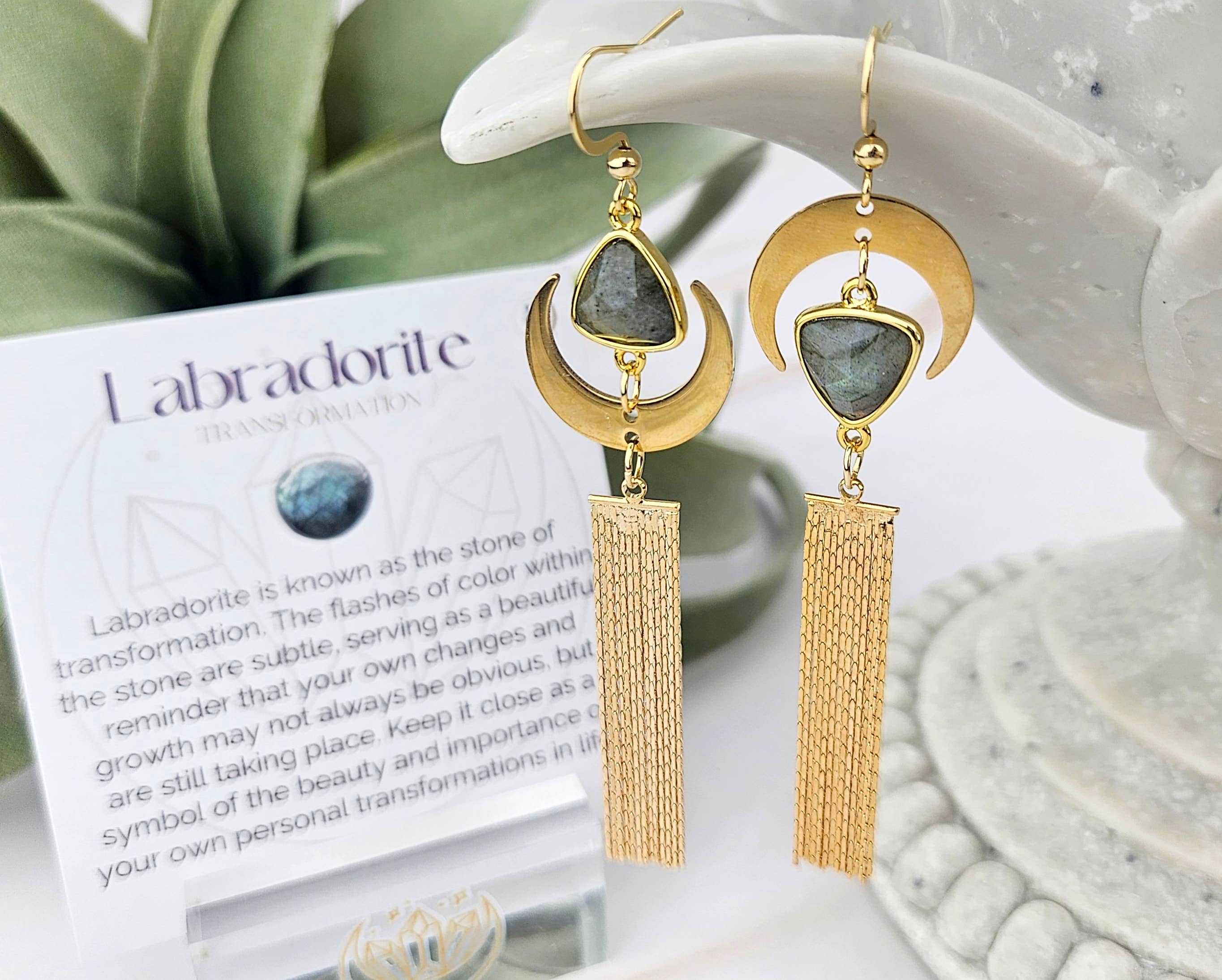 WonderLight Jewelry – wholesale Tofsörhängen – Halvmånens tofsörhängen - Labradorit/Transformation