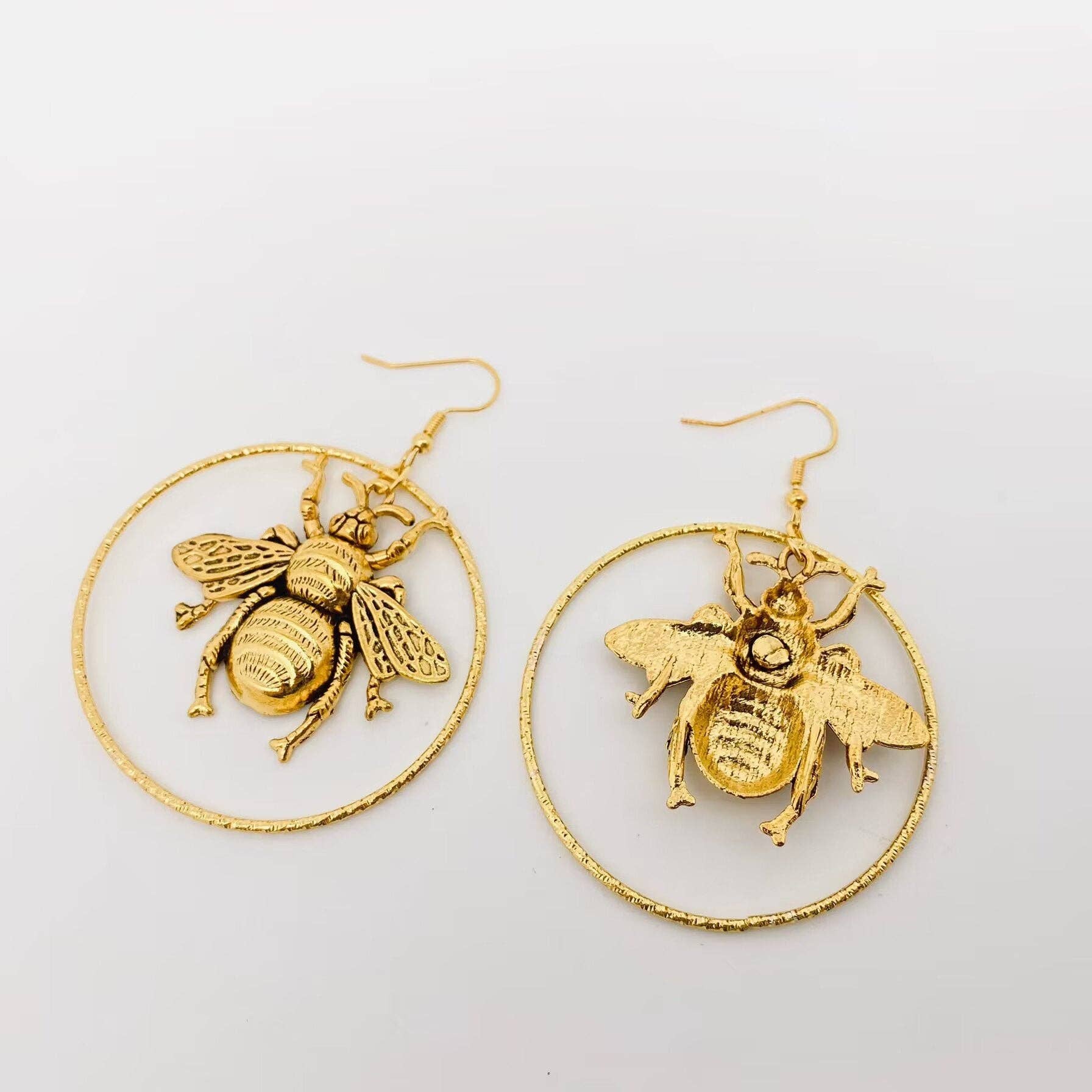 Mio Queena - Wholesale Dangle Earrings - Golden Big Bee and Ring Pendant Earrings2