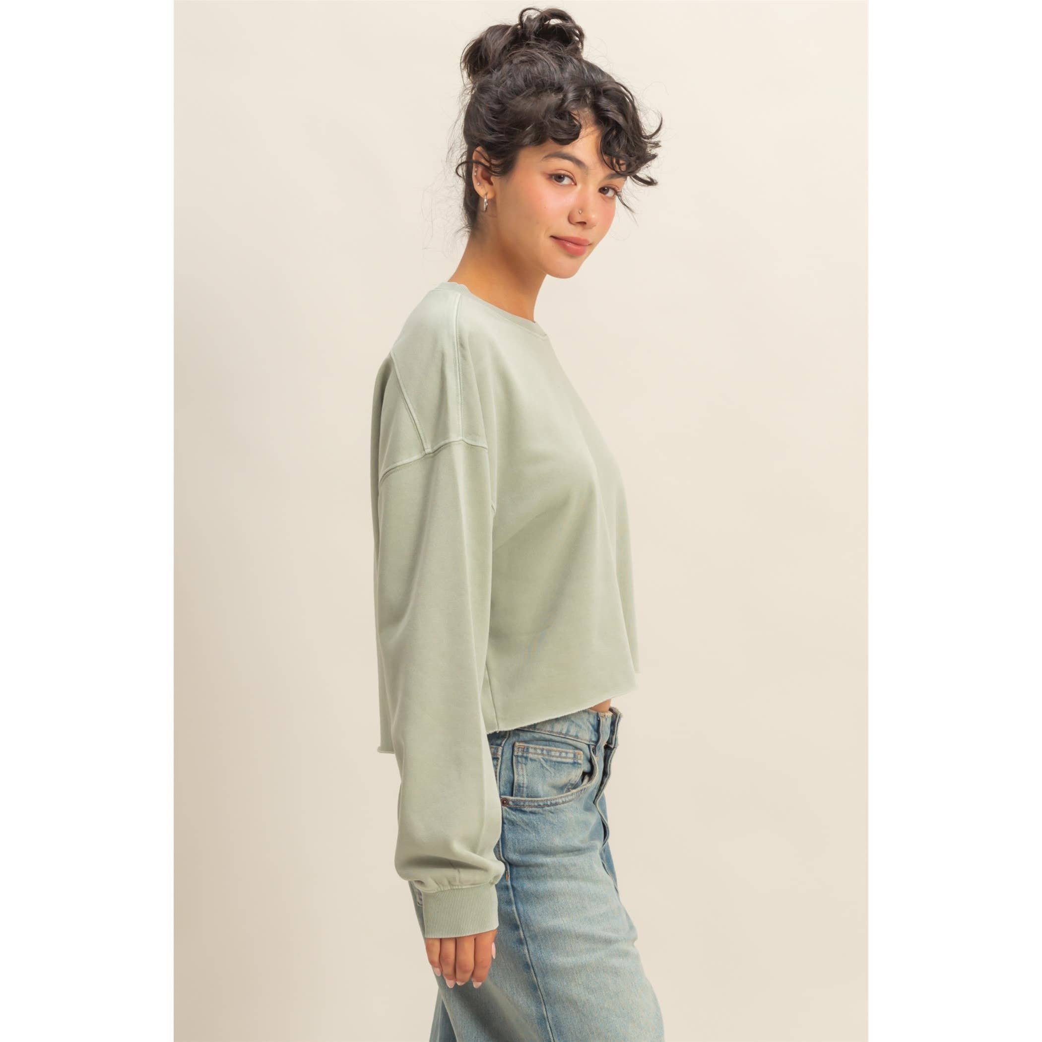 HYFVE - Wholesale Sweatshirt - Women's - Cropped Crewneck Sweatshirt With Oversized Sleeves24