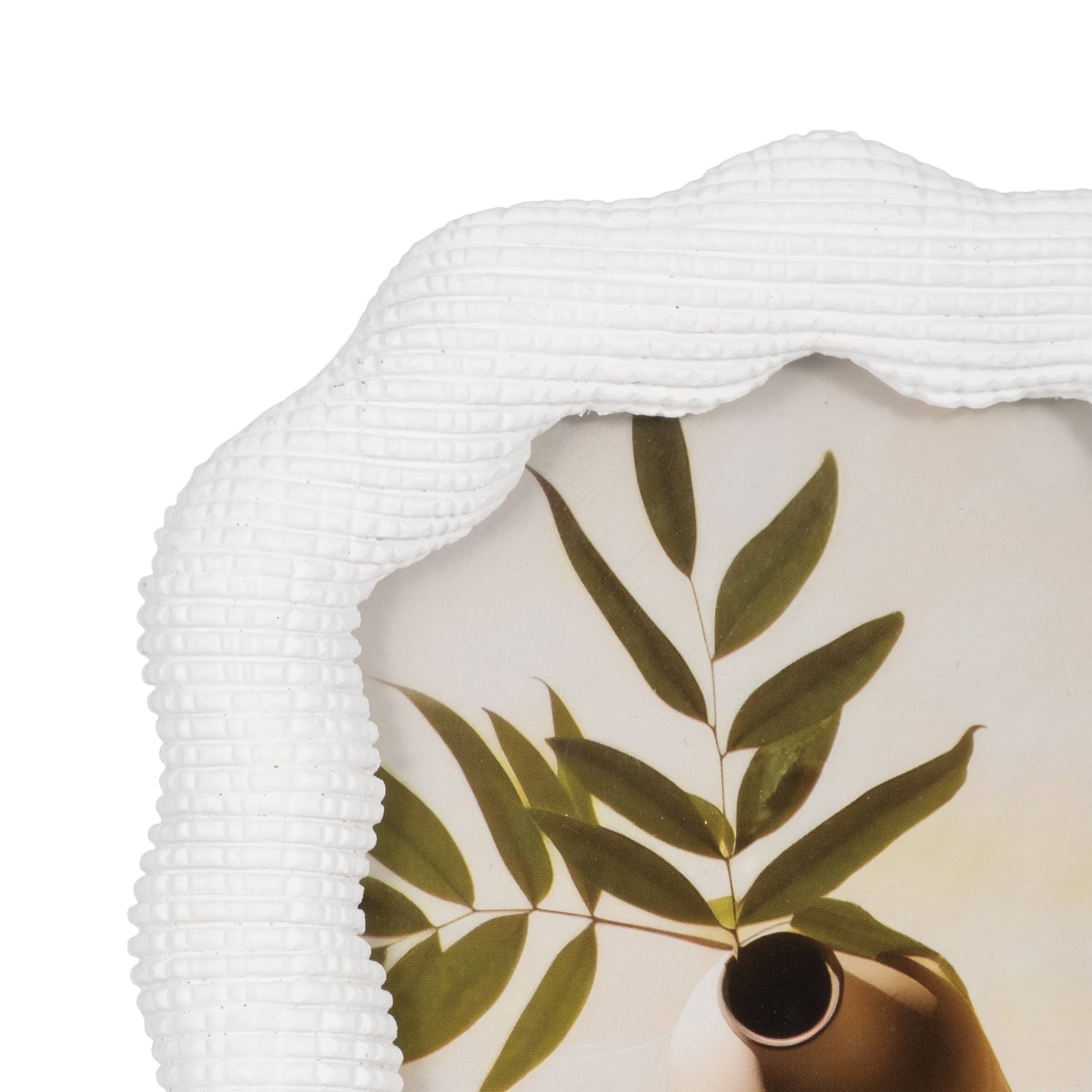 White Photo Frame - Resin with Decorative Wavy Arch for wholesale on Faire31