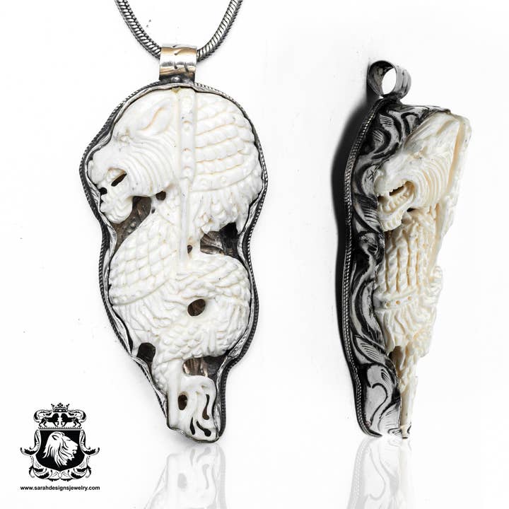 Celtic Dragon Carving Silverhänge & Kedja N412 för wholesale av SARAH DESIGNS JEWELRY