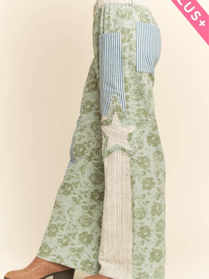 Davi & Dani – Calças - Mulher por atacado – CALÇAS LAVADAS COM DETALHE DE APLICAÇÃO FLORAL EM FORMA DE ESTRELA PLUS8