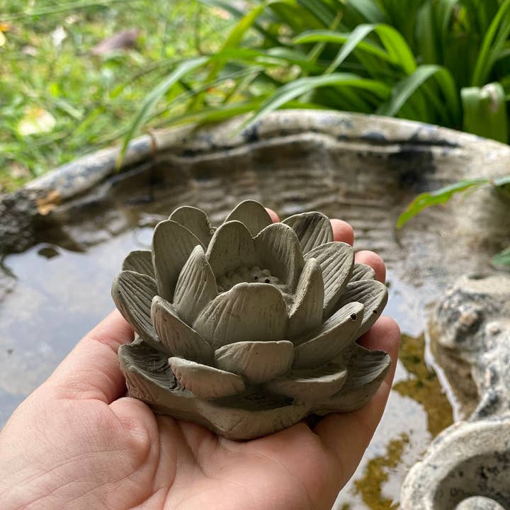 Backyard Stone Art – Engroshandel Udendørs pynt/dekoration – Beton Blomst, Lotus Åkande Blomst, 3 „x1.5"