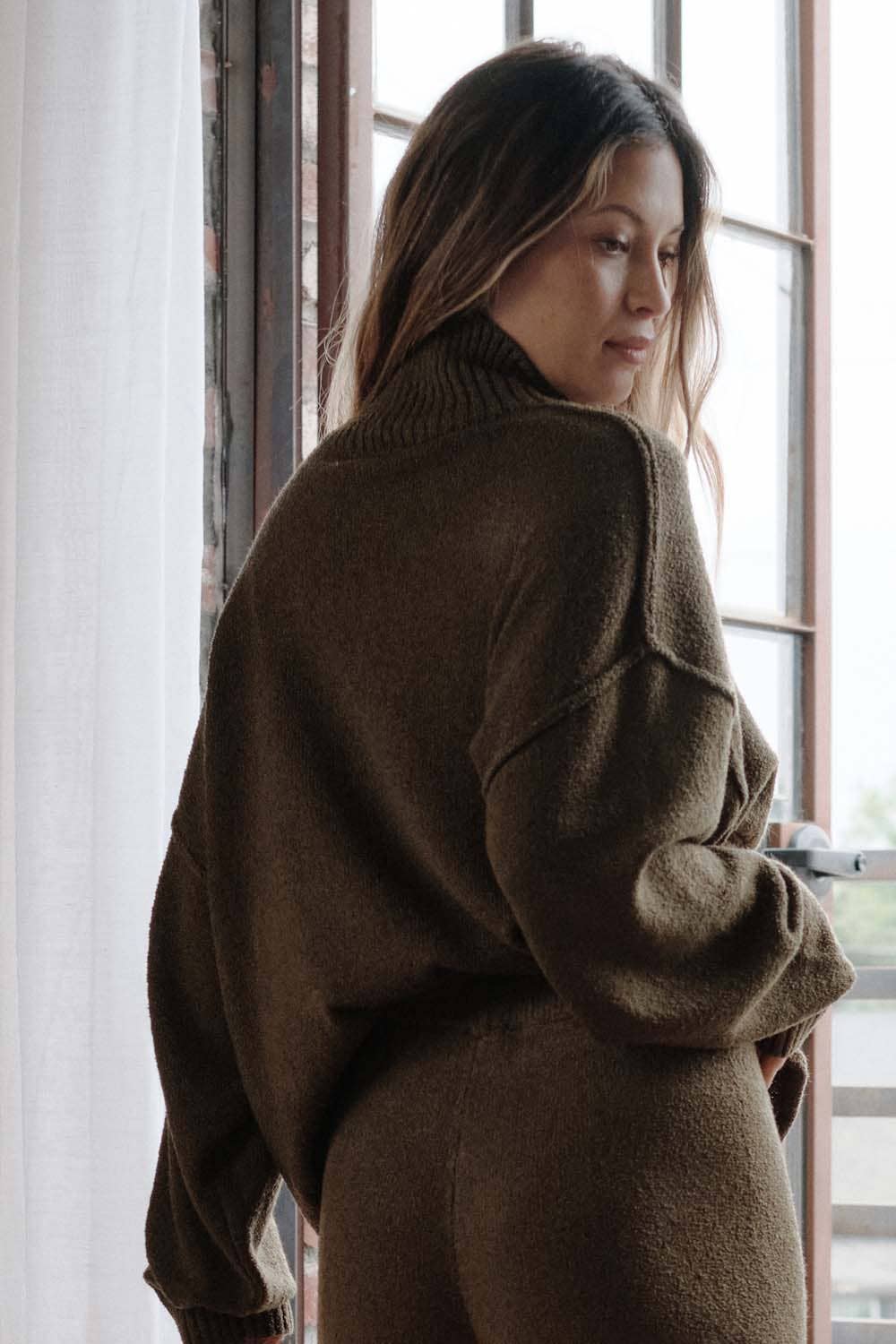 Promesa USA - Wholesale Pullover-trui - Dames - Gebreide Trui met Textuur en Zichtbare Naden met Opstaande Kraag4