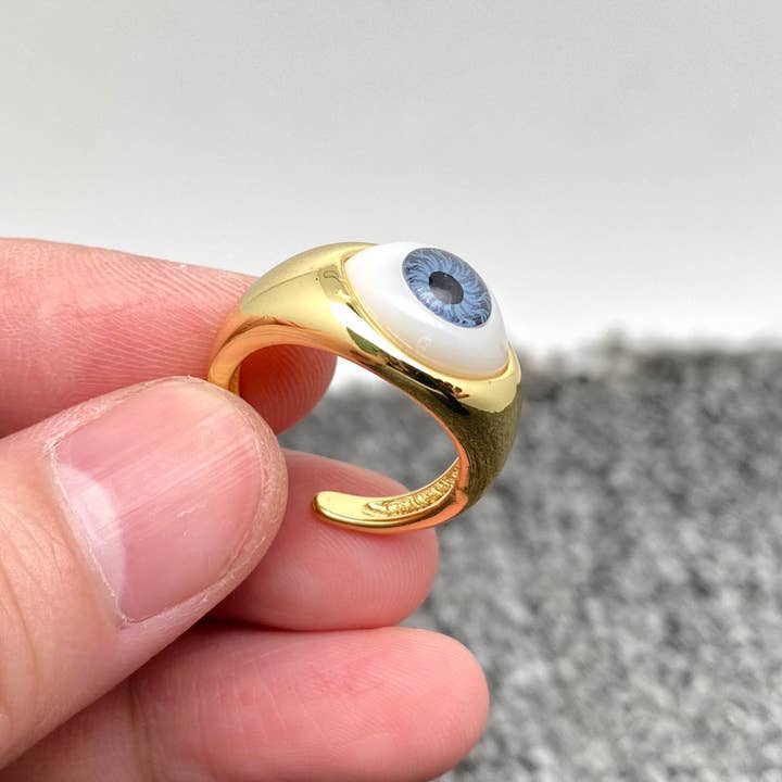 Mio Queena - Vente Bague de cocktail/de cérémonie - Bague Evil Eyes en résine dorée6