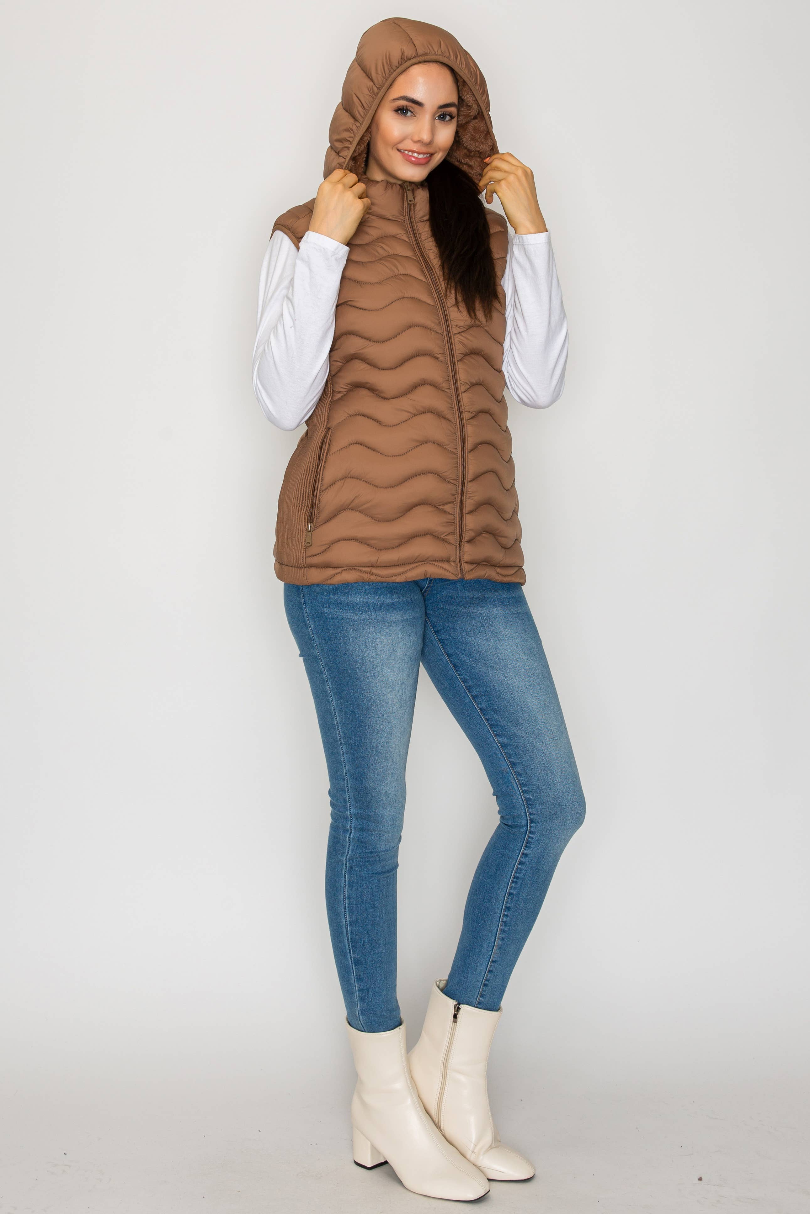 V390 Damväst med huva utan ärmar (V390) för wholesale på Faire5