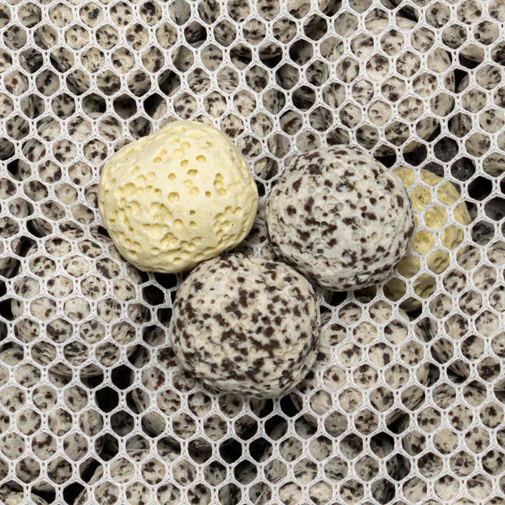 AQUA DREAM - Wholesale Home and garden - Ceramic Media for Fish Tank 5.5 LBS – High-Performance Porous Aquarium Filter for Freshwater and Coral Reef Aquariums5