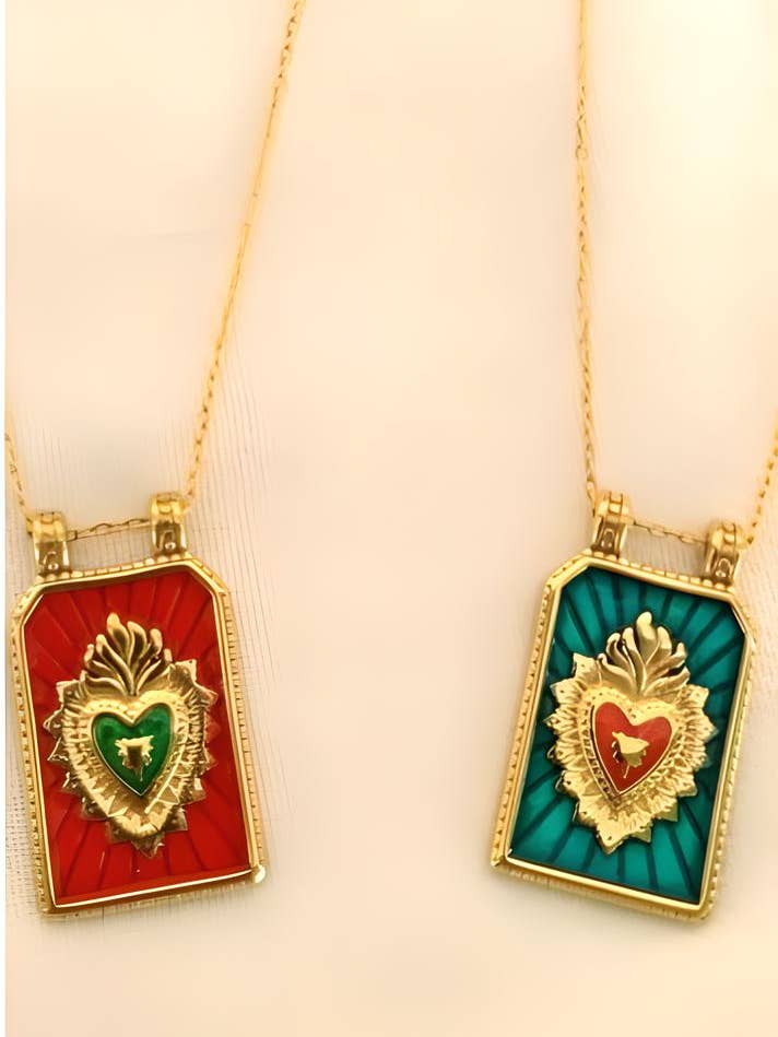 Halskæde med Sacred Heart-vedhæng – Rustfrit stål og emalje for engroshandel hos Wild & Free