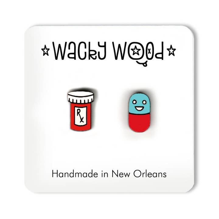 Brincos Happy Prescription Pill Stud por atacado de Wacky Wood