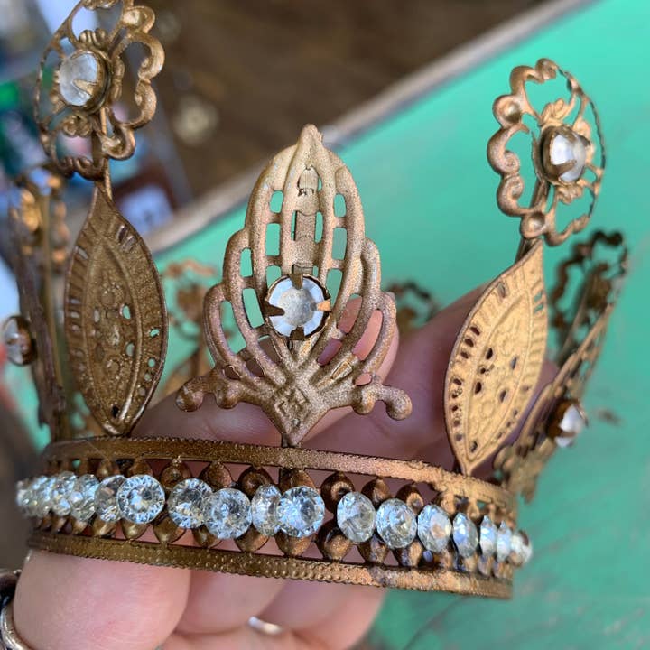 Love and Honor Jesus LLC - Wholesale Party Hat/Crown - Fancy Crown Flowers10