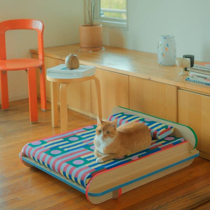 The Leo Bed – Modern Elevated Dog & Cat Bed for wholesale by NomoHaus