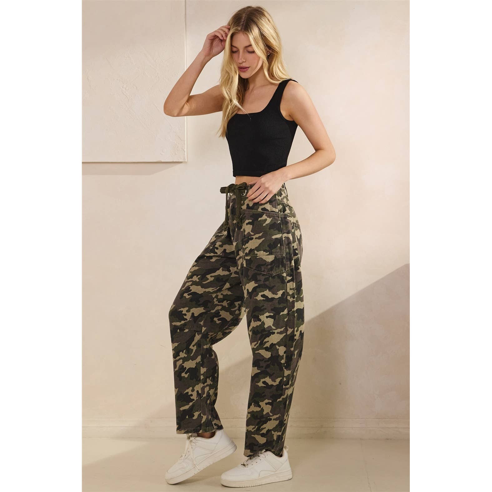 Veveret - Wholesale Pants - Women's - Printed Horseshoe Jeans with Belt Detail11