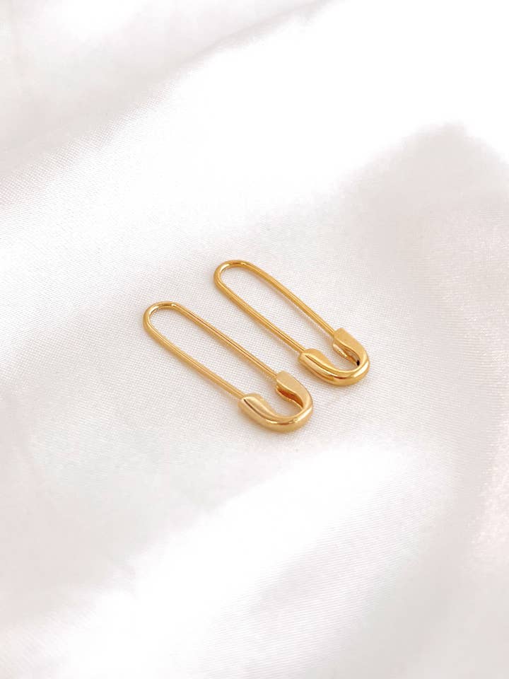 Pendientes con forma de alfiler: pendientes dorados, atrevidos y simples para venta al por mayor de Golden Hour Designs