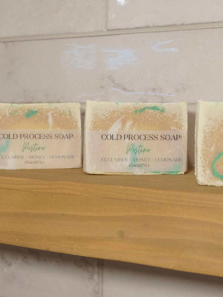 Postino pour la vente par Caron & Co Bath and Body