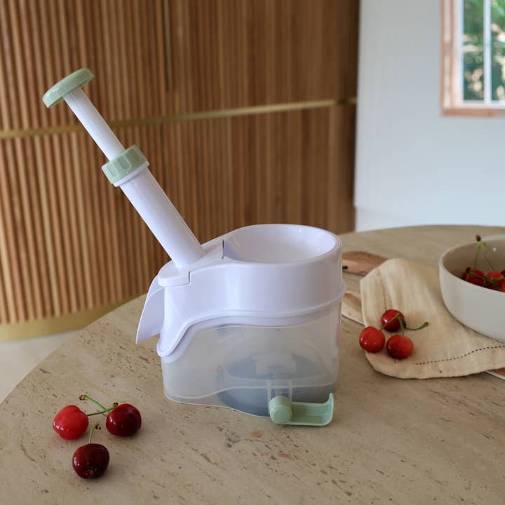 Menastyl - Wholesale Cookie Cutter - White plastic cherry pitter5