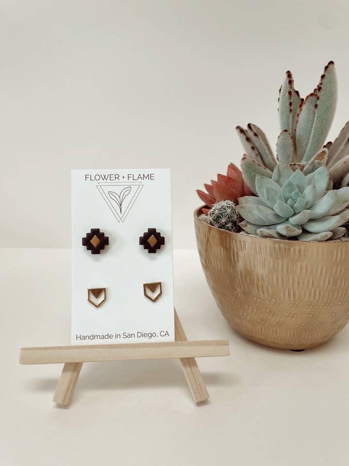 Paquete de aretes The Riley | Negro para venta al por mayor de Flower & Flame