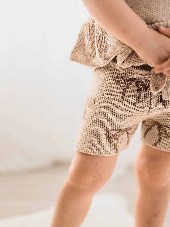 Flugstickade cykelshorts | 100% bomull | Neutral Taupe rosett för wholesale av Poet & Deer