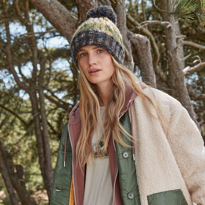 Logo Free Clothing – Engroshandel Beanie - Dame – Beechfield proptrækker Pom Pom Pom Beanie | Unisex | Kraftig kabelstrik | 15 farver | Én størrelse14